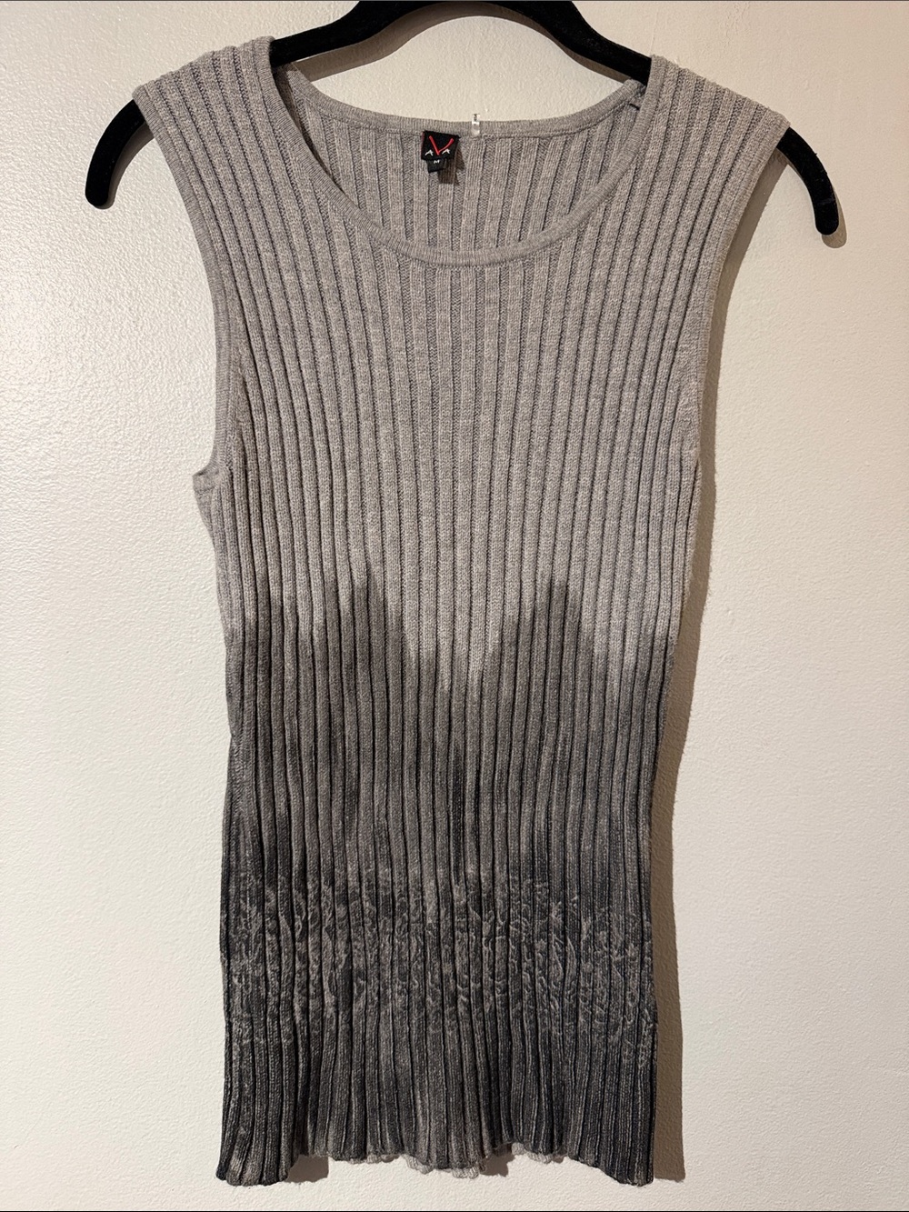 AVA Sleeveless Ribbed Ombre Tank Top - Gray to Black